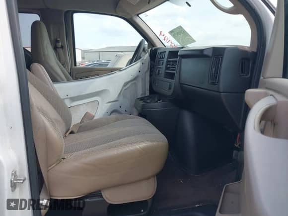 2008 Chevrolet Express Passenger with VIN 1GAGG25KX81197208, listed as a IAAI auction lot 42022924 with Not provided miles and . Bid and sale history available at DreamBid. Image 5.