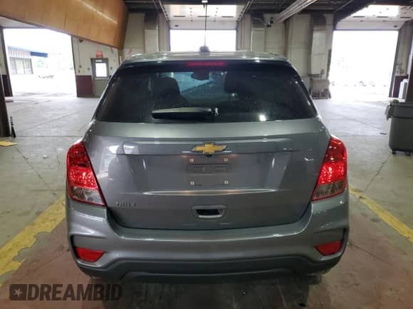 2020 Chevrolet Trax LS z VIN 3GNCJKSB2LL341158, wystawiony jako Copart lot #82119025 z przebiegiem 43 967 mil mil oraz Szkoda całkowita • Salvage title. Historia ofert i sprzedaży dostępna na DreamBid. Obrazek 6.