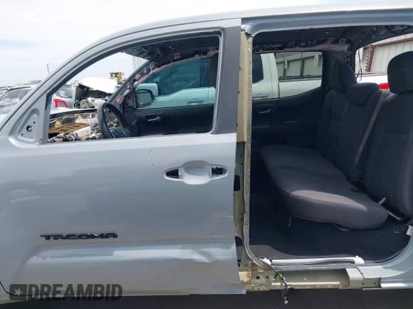 2019 Toyota Tacoma SR5 с VIN 3TMAZ5CN2KM096096, выставлен на аукционе IAAI как лот 42268939 с пробегом 82 935 миль миль и . История ставок и продаж доступна на DreamBid. Изображение 15.