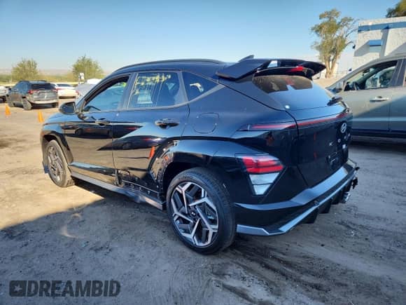 2025 Hyundai Kona N Line S с VIN KM8HB3A39SU270620, выставлен на аукционе Copart как лот 84056955 с пробегом 434 миль миль и Списание • Salvage title. История ставок и продаж доступна на DreamBid. Изображение 2.
