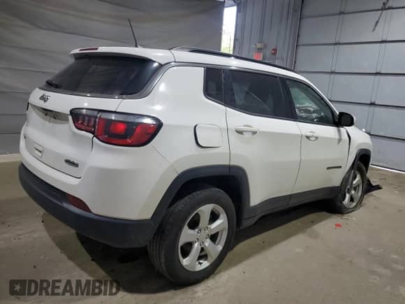 2019 Jeep Compass Latitude с VIN 3C4NJDBB9KT597566, выставлен на аукционе Copart как лот 71518005 с пробегом 70 562 миль миль и Списание • Salvage title. История ставок и продаж доступна на DreamBid. Изображение 3.
