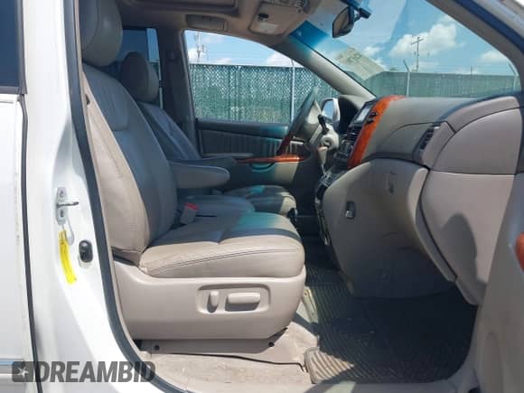 2010 Toyota Sienna XLE с VIN 5TDYK4CC3AS324956, выставлен на аукционе IAAI как лот 42657003 с пробегом 189 749 миль миль и . История ставок и продаж доступна на DreamBid. Изображение 5.