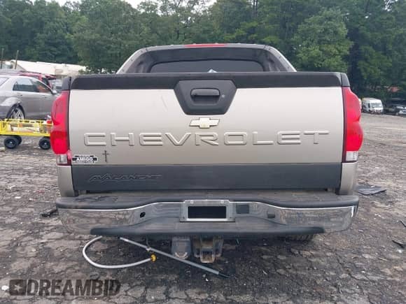 2003 Chevrolet Avalanche с VIN 3GNEC13T43G287438, выставлен на аукционе IAAI как лот 42913480 с пробегом 276 835 миль миль и . История ставок и продаж доступна на DreamBid. Изображение 16.