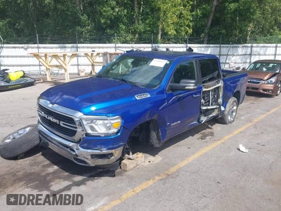 2019 Ram 1500 Big Horn z VIN 1C6SRFFT9KN660098, wystawiony jako IAAI lot #43100347 z przebiegiem 109 471 mil mil oraz . Historia ofert i sprzedaży dostępna na DreamBid. Obrazek 2.