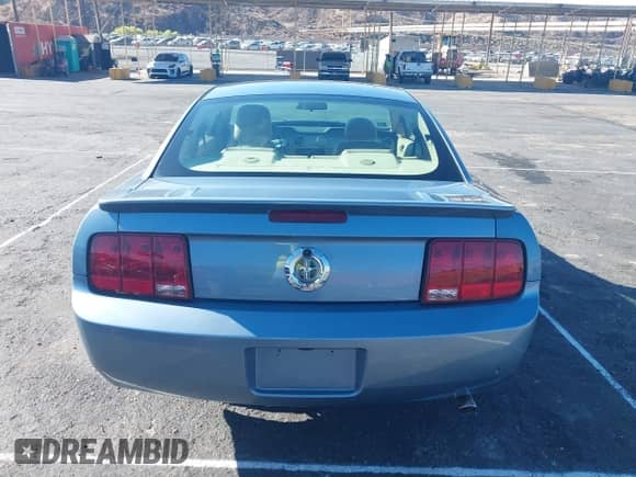 2007 Ford Mustang Deluxe с VIN 1ZVFT80N075289029, выставлен на аукционе IAAI как лот 43347766 с пробегом 97 769 миль миль и . История ставок и продаж доступна на DreamBid. Изображение 16.