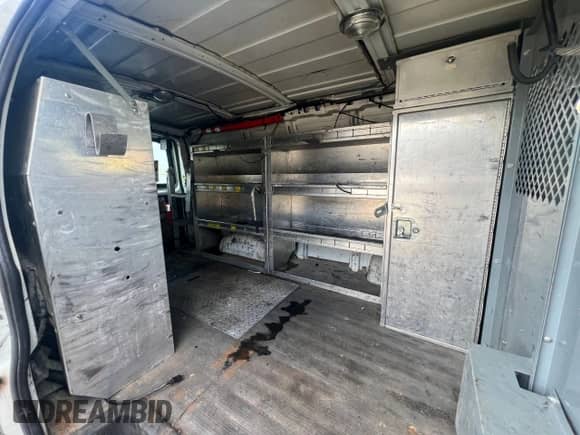 2009 Chevrolet City Express Cargo с VIN 1GCHG35K491116965, выставлен на аукционе Copart как лот 83615784 с пробегом 39 865 миль миль и Чистый • Clean title. История ставок и продаж доступна на DreamBid. Изображение 6.