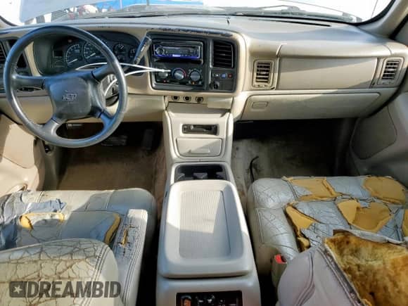 2001 Chevrolet Suburban LS с VIN 3GNEC16T11G234835, выставлен на аукционе Copart как лот 65356605 с пробегом 370 930 миль миль и Списание • Salvage title. История ставок и продаж доступна на DreamBid. Изображение 8.