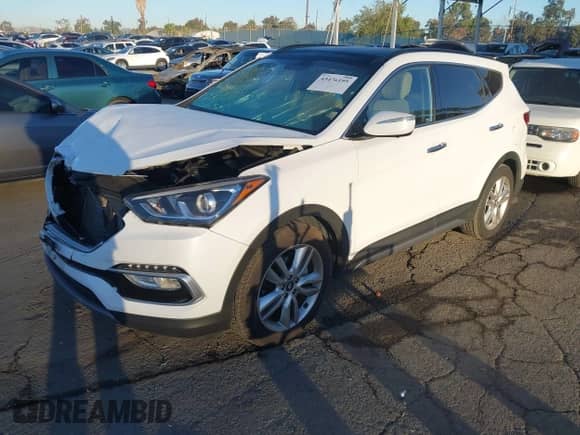 2018 Hyundai Santa Fe Ultimate with VIN 5NMZW4LA8JH085043, listed as a IAAI auction lot 43476195 with 58,400 mi miles and . Bid and sale history available at DreamBid. Image 20.