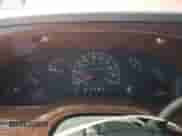 2000 Ford Econoline Cargo Recreational с VIN 1FDRE14W3YHC01283, выставлен на аукционе Copart как лот 52724845 с пробегом 118 826 миль миль и Чистый • Clean title. История ставок и продаж доступна на DreamBid. Изображение 9.