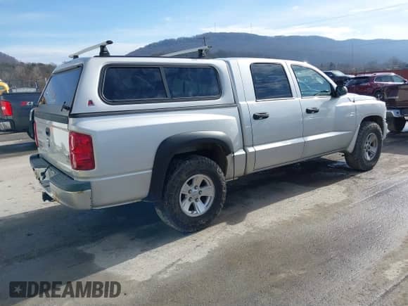 2008 Dodge Dakota SLT с VIN 1D7HW48NX8S507566, выставлен на аукционе IAAI как лот 41373343 с пробегом 77 674 миль миль и . История ставок и продаж доступна на DreamBid. Изображение 4.