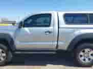 2007 Toyota Tacoma PreRunner z VIN 5TENX62N57Z390777, wystawiony jako IAAI lot #41973605 z przebiegiem 181 739 mil mil oraz . Historia ofert i sprzedaży dostępna na DreamBid. Obrazek 14.