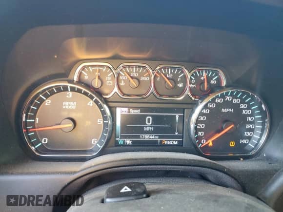 2015 Chevrolet Suburban LTZ с VIN 1GNSKKKC8FR166350, выставлен на аукционе Copart как лот 83937745 с пробегом 178 644 миль миль и Чистый • Clean title. История ставок и продаж доступна на DreamBid. Изображение 9.