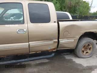 1999 Chevrolet Silverado 1500 LS z VIN 1GCEK19T8XE113369, wystawiony jako IAAI lot #43300041 z przebiegiem 257 154 mil mil oraz . Historia ofert i sprzedaży dostępna na DreamBid. Obrazek 6.