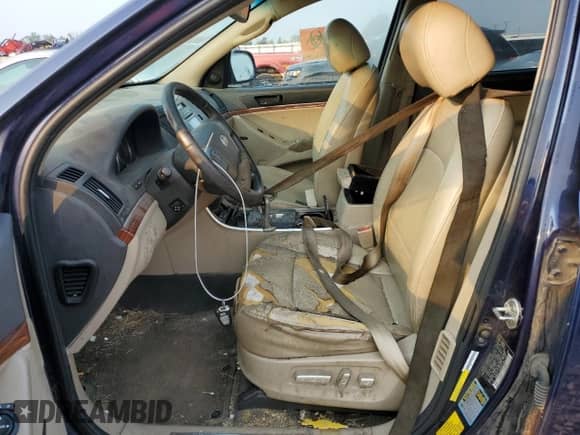 2008 Hyundai Veracruz GLS с VIN KM8NU13C88U053860, выставлен на аукционе Copart как лот 64683594 с пробегом Не указан миль и Списание • Salvage title. История ставок и продаж доступна на DreamBid. Изображение 7.