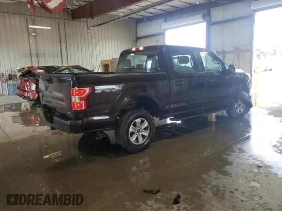 2018 Ford F-150 XLT z VIN 1FTEW1EP3JKC98808, wystawiony jako Copart lot #63217945 z przebiegiem 83 102 mil mil oraz Szkoda całkowita • Salvage title. Historia ofert i sprzedaży dostępna na DreamBid. Obrazek 3.