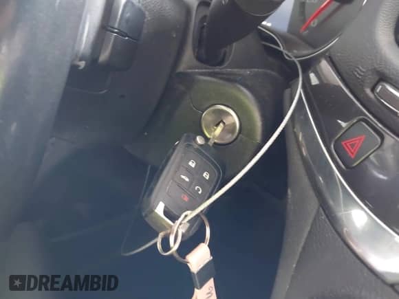 2015 Chevrolet Impala LT z VIN 1G1125S35FU139604, wystawiony jako IAAI lot #42096518 z przebiegiem 104 405 mil mil oraz . Historia ofert i sprzedaży dostępna na DreamBid. Obrazek 11.