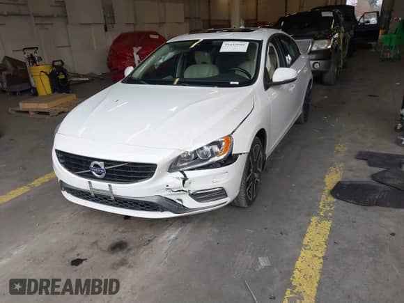 2017 Volvo S60 Dynamic z VIN YV140MTL9H2427847, wystawiony jako IAAI lot #41153688 z przebiegiem 117 465 mil mil oraz . Historia ofert i sprzedaży dostępna na DreamBid. Obrazek 2.