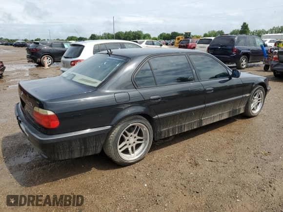 2001 BMW 7 Series 740iL with VIN WBAGH83401DP18434, listed as a Copart auction lot 61392145 with 49,392 mi miles and Clean title. Bid and sale history available at DreamBid. Image 3.