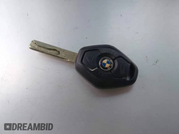 2007 BMW Z4 3.0si с VIN 4USBU53597LX02452, выставлен на аукционе IAAI как лот 41788102 с пробегом 196 971 миль миль и . История ставок и продаж доступна на DreamBid. Изображение 11.