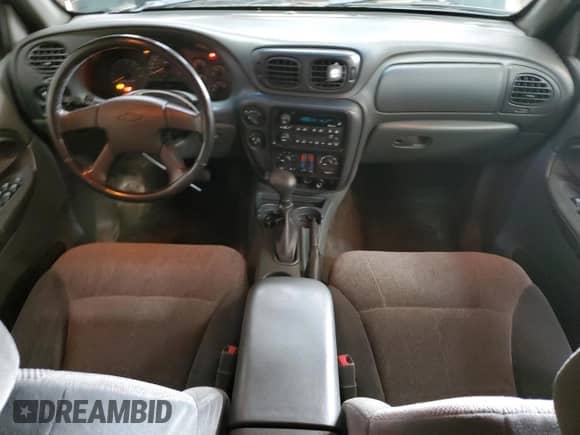 2003 Chevrolet TrailBlazer EXT LT z VIN 1GNET16S636160825, wystawiony jako Copart lot #69369855 z przebiegiem 164 841 mil mil oraz Czysty tytuł • Clean title. Historia ofert i sprzedaży dostępna na DreamBid. Obrazek 8.