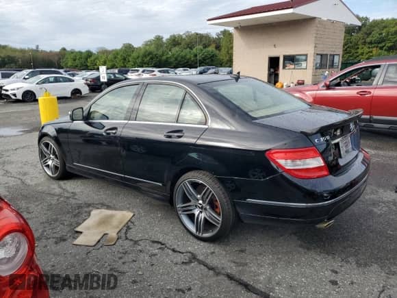2008 Mercedes-Benz C 300 Sport с VIN WDDGF81X18F100677, выставлен на аукционе Copart как лот 82078025 с пробегом Не указан миль и Списание • Salvage title. История ставок и продаж доступна на DreamBid. Изображение 2.