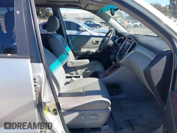 2006 Toyota Highlander w/3rd Row z VIN JTEEP21A160183501, wystawiony jako IAAI lot #43475931 z przebiegiem 157 667 mil mil oraz . Historia ofert i sprzedaży dostępna na DreamBid. Obrazek 5.