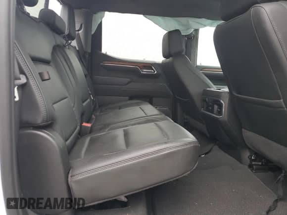2023 GMC Sierra 1500 Denali z VIN 1GTUUGED3PZ109844, wystawiony jako Copart lot #59780445 z przebiegiem 32 409 mil mil oraz Szkoda całkowita • Salvage title. Historia ofert i sprzedaży dostępna na DreamBid. Obrazek 10.