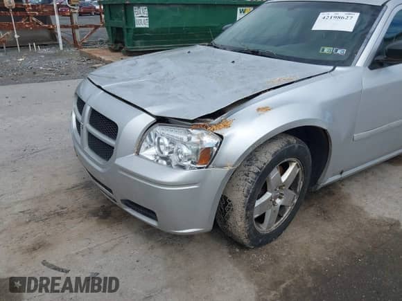 2005 Dodge Magnum SXT with VIN 2D4GZ48V358579406, listed as a IAAI auction lot 42198627 with 264,473 mi miles and . Bid and sale history available at DreamBid. Image 6.