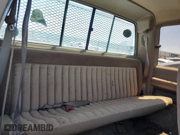1993 Chevrolet Silverado 2500 z VIN 1GCFK29K2PE206891, wystawiony jako Copart lot #59304904 z przebiegiem 206 433 mil mil oraz Czysty tytuł • Clean title. Historia ofert i sprzedaży dostępna na DreamBid. Obrazek 10.