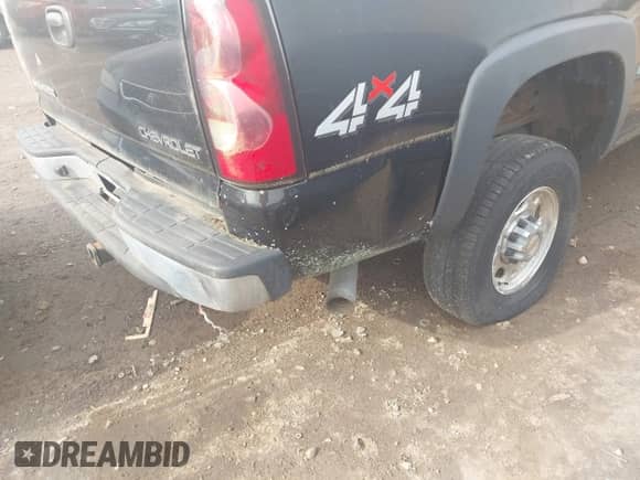 2004 Chevrolet Silverado 2500HD LS с VIN 1GCHK29U74E384561, выставлен на аукционе IAAI как лот 42886980 с пробегом 72 684 миль миль и . История ставок и продаж доступна на DreamBid. Изображение 6.