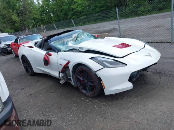 2014 Chevrolet Corvette Z51 3LT with VIN 1G1YM2D79E5103768, listed as a IAAI auction lot 42463610 with 86,194 mi miles and . Bid and sale history available at DreamBid. Image 1.