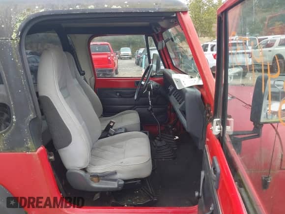 1993 Jeep Wrangler with VIN 1J4FY29S0PP236663, listed as a IAAI auction lot 43414737 with 185,068 mi miles and . Bid and sale history available at DreamBid. Image 5.