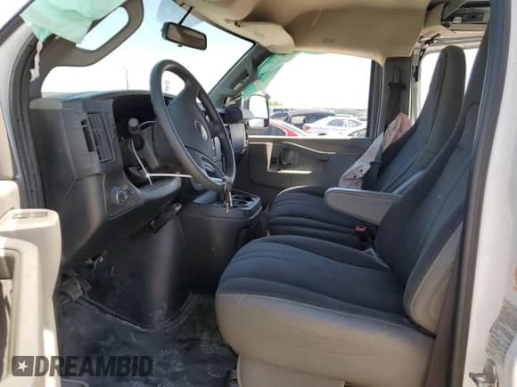 2018 Chevrolet Express Cargo с VIN 1GCWGAFG4J1906387, выставлен на аукционе Copart как лот 64312715 с пробегом 56 836 миль миль и Списание • Salvage title. История ставок и продаж доступна на DreamBid. Изображение 7.