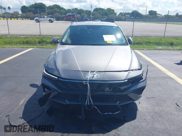 2024 Hyundai Elantra SEL z VIN KMHLM4DG0RU832858, wystawiony jako IAAI lot #43229755 z przebiegiem 11 058 mil mil oraz . Historia ofert i sprzedaży dostępna na DreamBid. Obrazek 12.