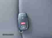 2024 Toyota Tacoma SR5 z VIN 3TMKB5FN7RM004138, wystawiony jako IAAI lot #41428936 z przebiegiem 13 625 mil mil oraz . Historia ofert i sprzedaży dostępna na DreamBid. Obrazek 11.