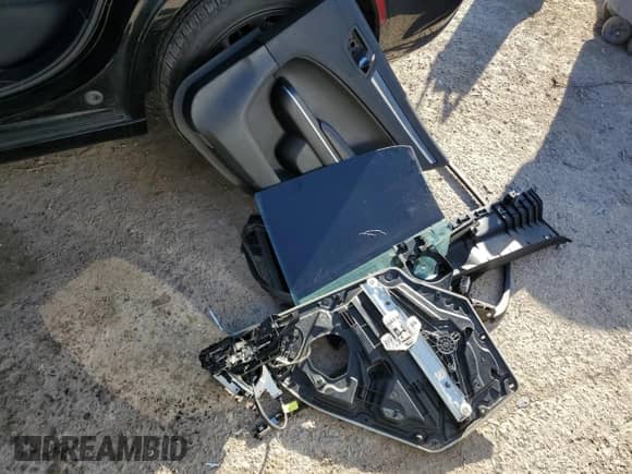 2020 Chrysler 300 Touring L с VIN 2C3CCAAG3LH220629, выставлен на аукционе Copart как лот 82928664 с пробегом 207 192 миль миль и Списание • Salvage title. История ставок и продаж доступна на DreamBid. Изображение 12.