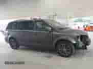 2017 Dodge Grand Caravan SXT z VIN 2C4RDGCG8HR853115, wystawiony jako IAAI lot #43415279 z przebiegiem 209 712 mil mil oraz . Historia ofert i sprzedaży dostępna na DreamBid. Obrazek 14.