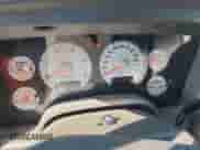 2003 Dodge 2500 ST z VIN 3D7KA28663G753676, wystawiony jako Copart lot #71749585 z przebiegiem 223 364 mil mil oraz Czysty tytuł • Clean title. Historia ofert i sprzedaży dostępna na DreamBid. Obrazek 9.
