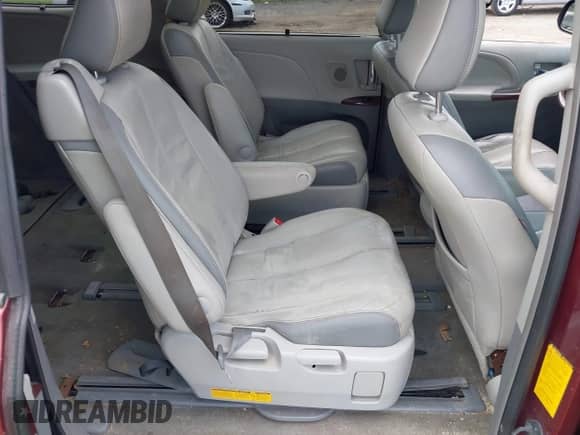 2014 Toyota Sienna Limited с VIN 5TDDK3DC6ES073282, выставлен на аукционе IAAI как лот 42468546 с пробегом 278 905 миль миль и . История ставок и продаж доступна на DreamBid. Изображение 8.