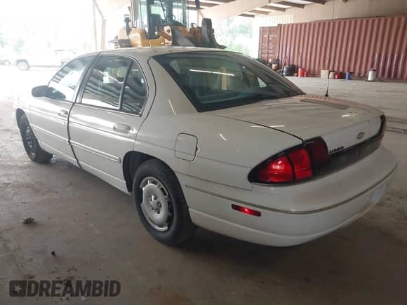 1997 Chevrolet Lumina with VIN 2G1WL52M4V9194777, listed as a IAAI auction lot 42268677 with 145,711 mi miles and . Bid and sale history available at DreamBid. Image 3.