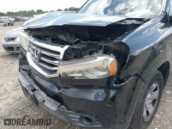 2015 Honda Pilot LX с VIN 5FNYF3H29FB001585, выставлен на аукционе IAAI как лот 39534611 с пробегом 126 490 миль миль и . История ставок и продаж доступна на DreamBid. Изображение 6.