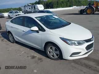 2018 Chevrolet Cruze LS с VIN 1G1BC5SM4J7214827, выставлен на аукционе IAAI как лот 43087274 с пробегом 97 661 миль миль и . История ставок и продаж доступна на DreamBid. Изображение 1.