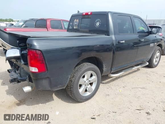 2017 Ram 1500 Big Horn z VIN 1C6RR6LT6HS524623, wystawiony jako IAAI lot #42869269 z przebiegiem 188 650 mil mil oraz . Historia ofert i sprzedaży dostępna na DreamBid. Obrazek 4.