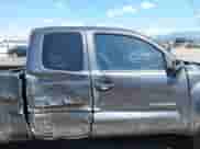 2011 Toyota Tacoma z VIN 5TFUU4ENXBX017402, wystawiony jako IAAI lot #42809226 z przebiegiem Nie podano mil oraz . Historia ofert i sprzedaży dostępna na DreamBid. Obrazek 14.