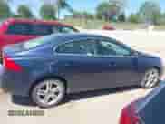2015 Volvo S60 T5 Premier с VIN YV1612TK5F1340600, выставлен на аукционе IAAI как лот 42608394 с пробегом 123 613 миль миль и . История ставок и продаж доступна на DreamBid. Изображение 13.