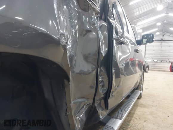 2022 Ram 1500 Big Horn z VIN 1C6RRFFG2NN410725, wystawiony jako IAAI lot #43107175 z przebiegiem 26 975 mil mil oraz . Historia ofert i sprzedaży dostępna na DreamBid. Obrazek 19.