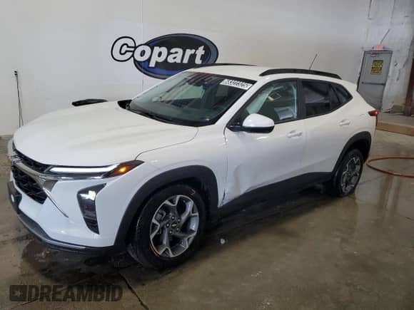 2025 Chevrolet Trax LT with VIN KL77LHEP8SC154030, listed as a Copart auction lot 68322325 with 9,338 mi miles and Clean title. Bid and sale history available at DreamBid. Image 1.