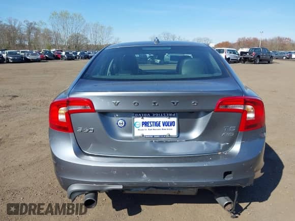 2018 Volvo S60 Dynamic с VIN YV140MTL6J2459953, выставлен на аукционе IAAI как лот 42048650 с пробегом 63 631 миль миль и . История ставок и продаж доступна на DreamBid. Изображение 16.