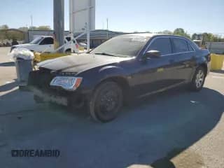 2012 Chrysler 300 z VIN 2C3CCAAG1CH195293, wystawiony jako Copart lot #82689305 z przebiegiem 235 376 mil mil oraz Szkoda całkowita • Salvage title. Historia ofert i sprzedaży dostępna na DreamBid. Obrazek 1.