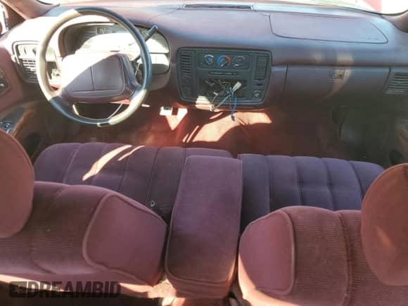 1994 Chevrolet Caprice с VIN 1G1BL52W3RR132251, выставлен на аукционе Copart как лот 81776344 с пробегом 207 113 миль миль и Списание • Salvage title. История ставок и продаж доступна на DreamBid. Изображение 8.